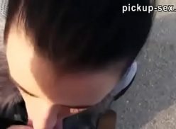 Desconhecida gostosa recebendo dinheiro em troca de sexo